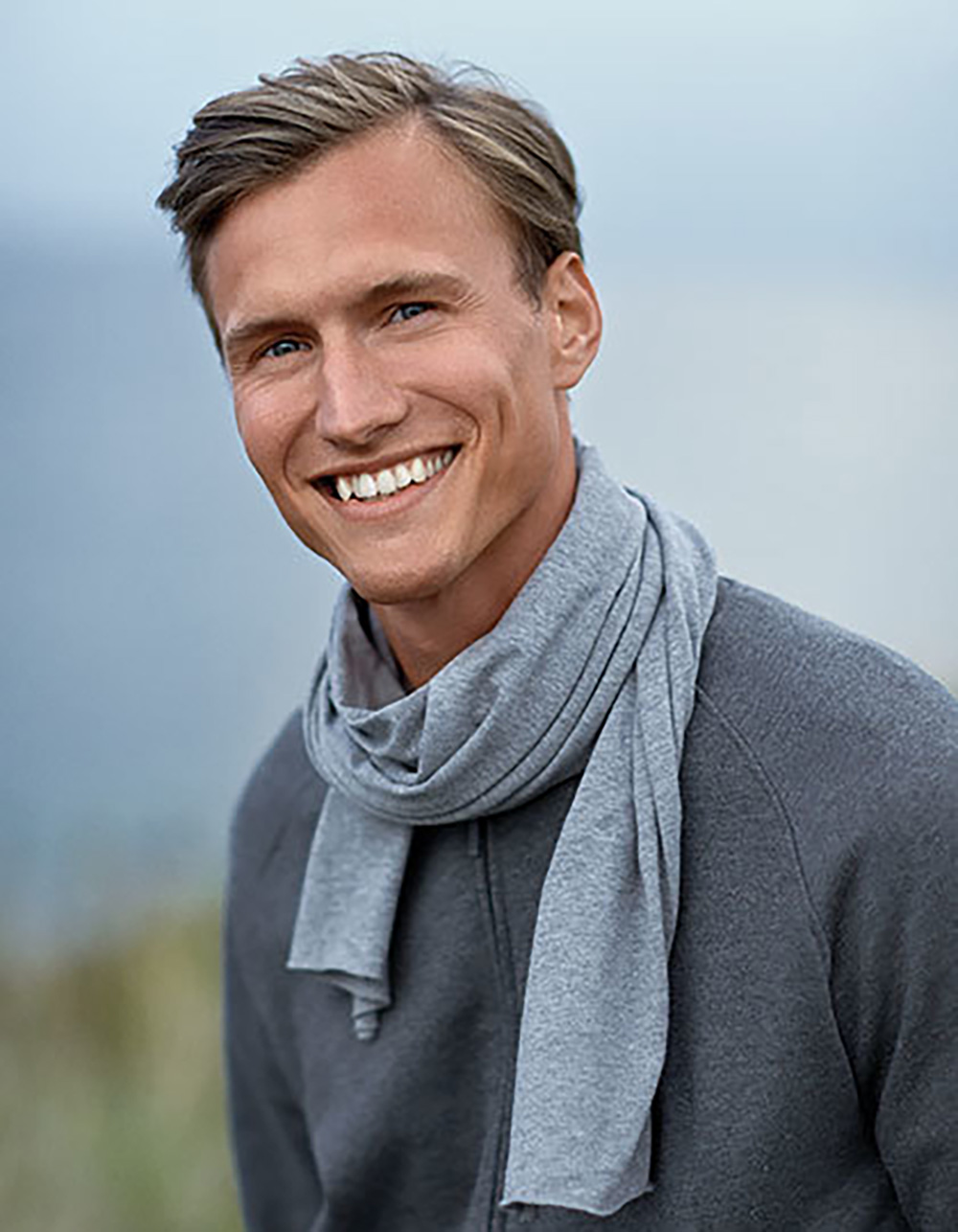 NE93010-Model Jersey Scarf Neutral 93010