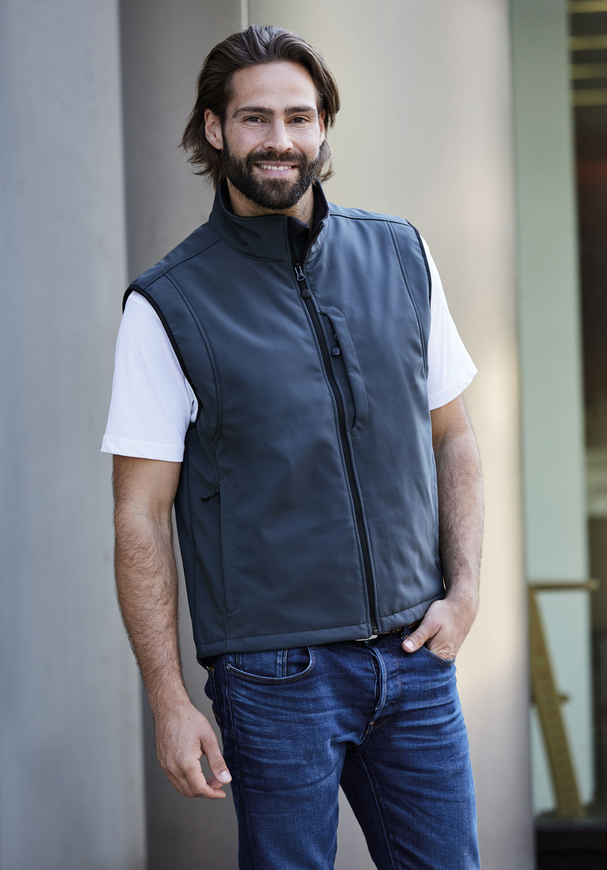 JN136-Model1 Men's Softshell Vest James&Nicholson JN136
