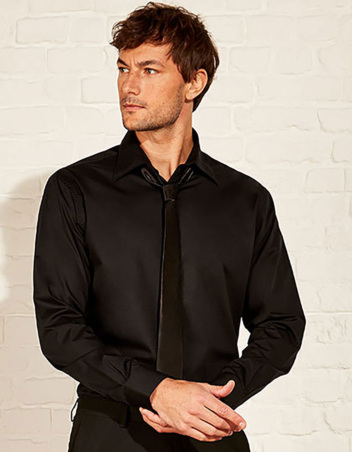 KK121-Model Men´s Tailored Fit Shirt Long Sleeve KK121