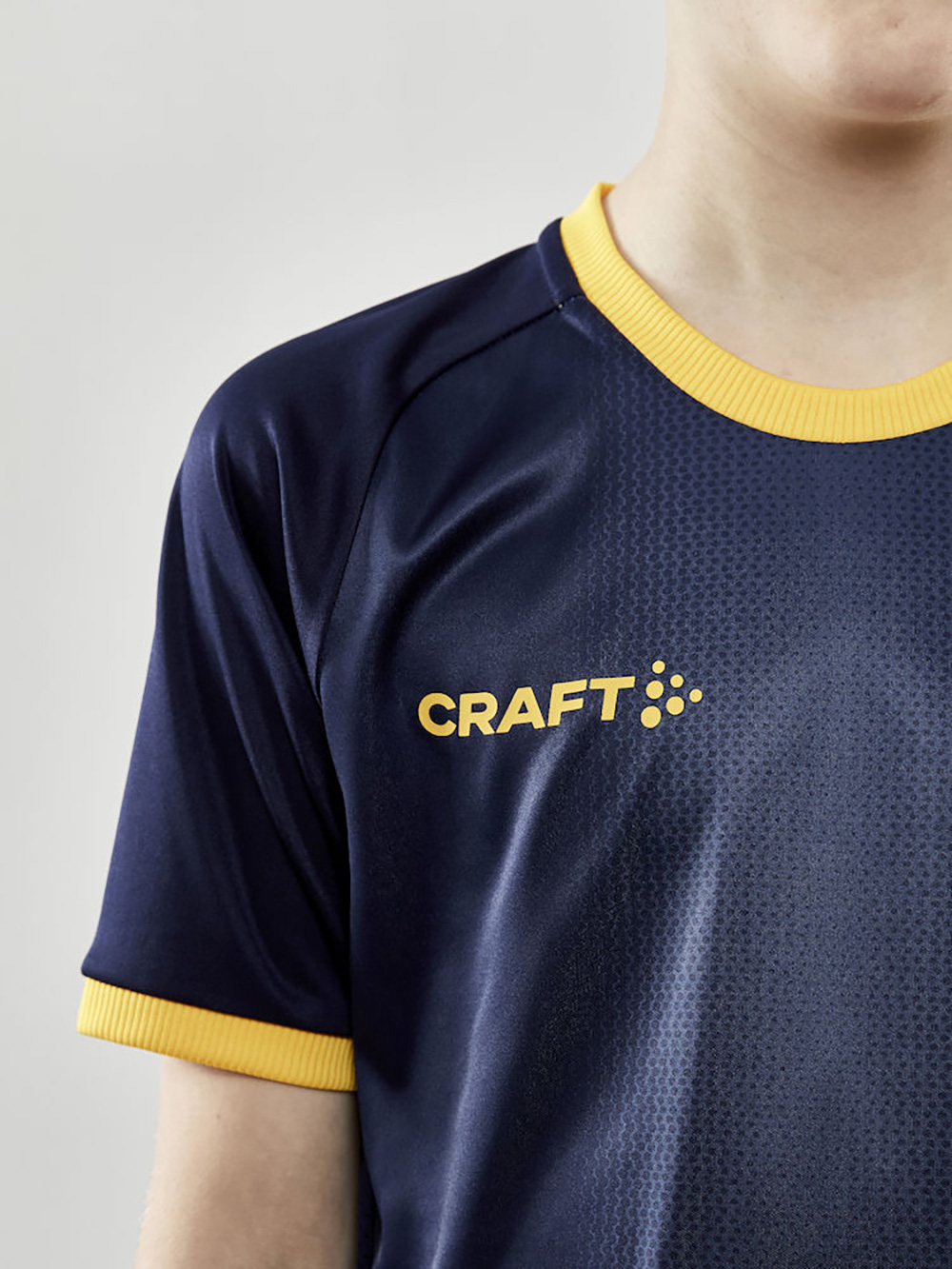 1910180-detail navy/ sweden yellow