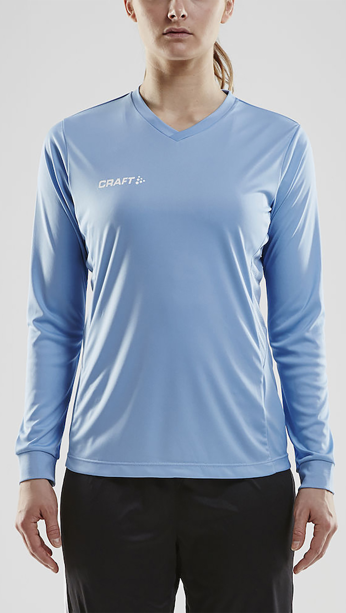 1906885-model MFF blue